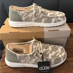 NEW IN BOX Hey Dude Wendy Funk, Patterned Green loafers. Size 7.